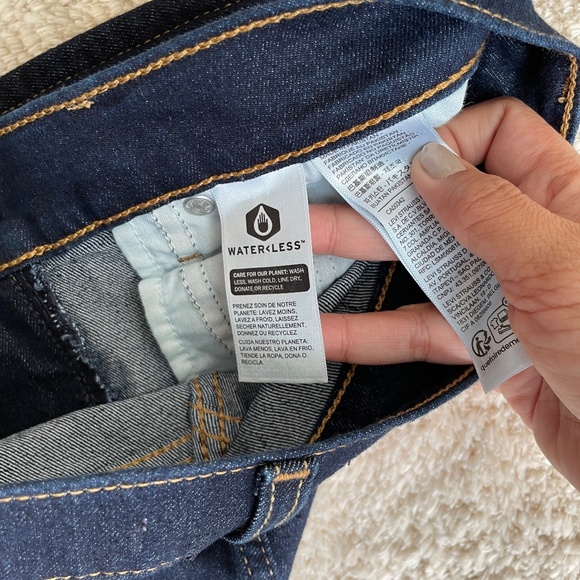 BNWT Levis Jeans Womens Size 27 Blue 724 High Rise Straight Denim - Picture 4 of 13